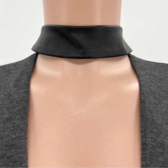 NWT Alice + Olivia Pace Dress in Charcoal Gray Ruched Knit Leather Neck Size 2 - Picture 5 of 16